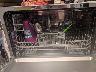 Counter dishwasher