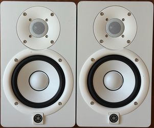 Yamaha HS5 5 inch speakers White