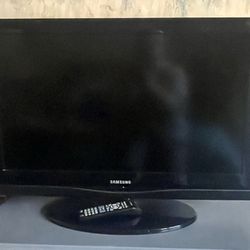 32” Samsung Flat Screen With Remote 