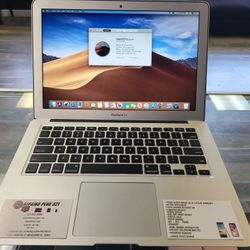 2017 MacBook Air i5 8gb 256HD