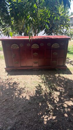 Dresser