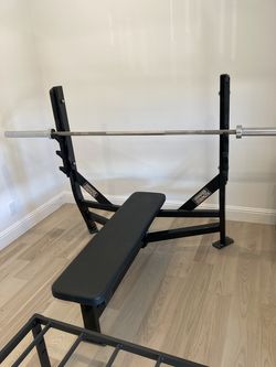 Hammer Strength Olympic bench & barbell