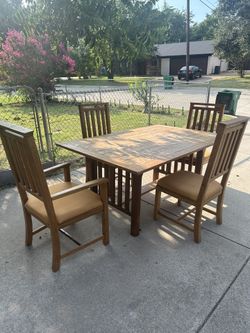 Oak Wood Dining Table With Four Chairs