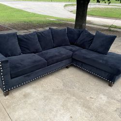 Black Sectional Sofa 
