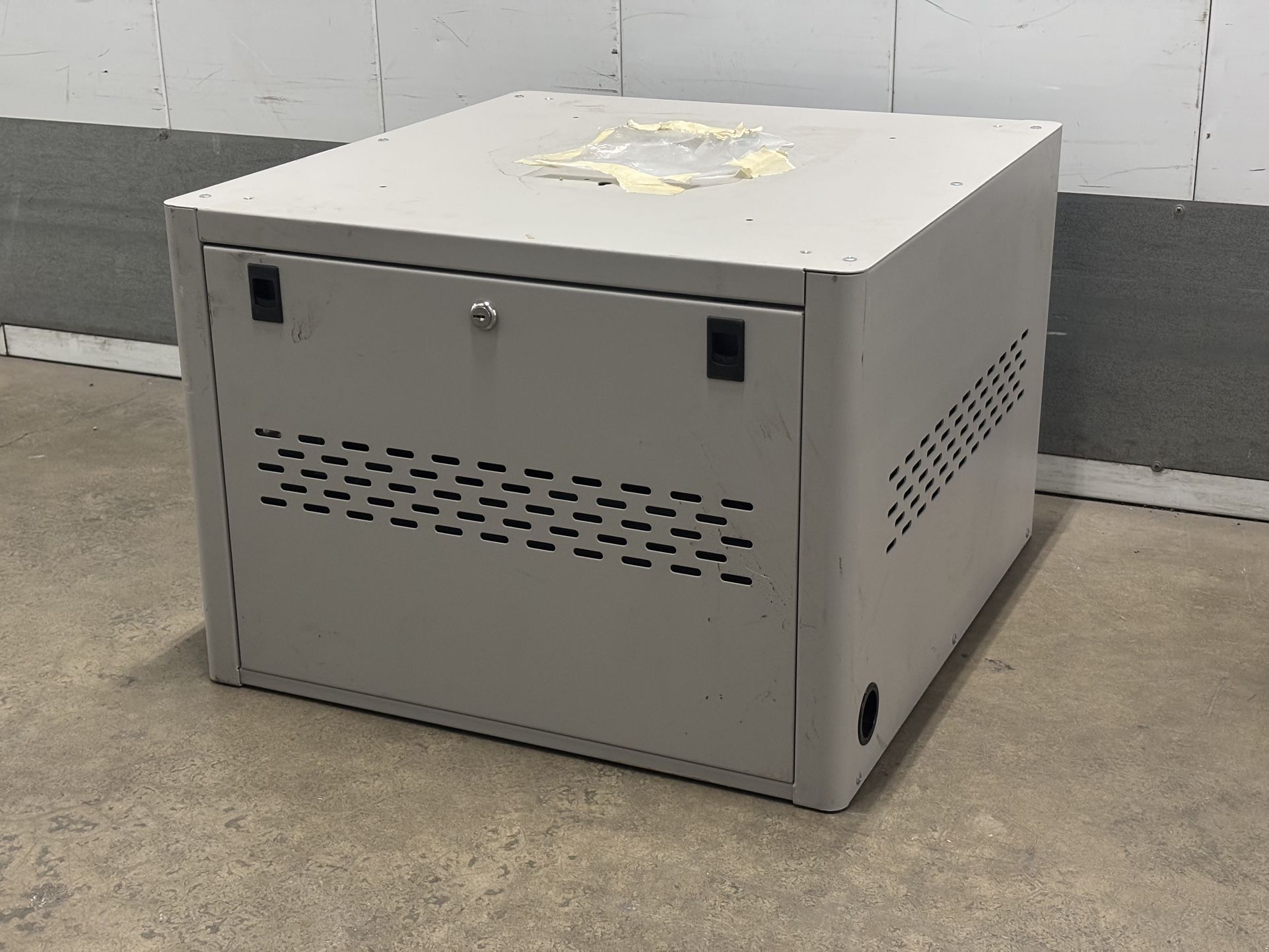 BlackBox UD10KP 10-Unit iPad, Chromebook Tablet, & Laptop Locker