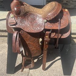 Longhorne Western Saddle
