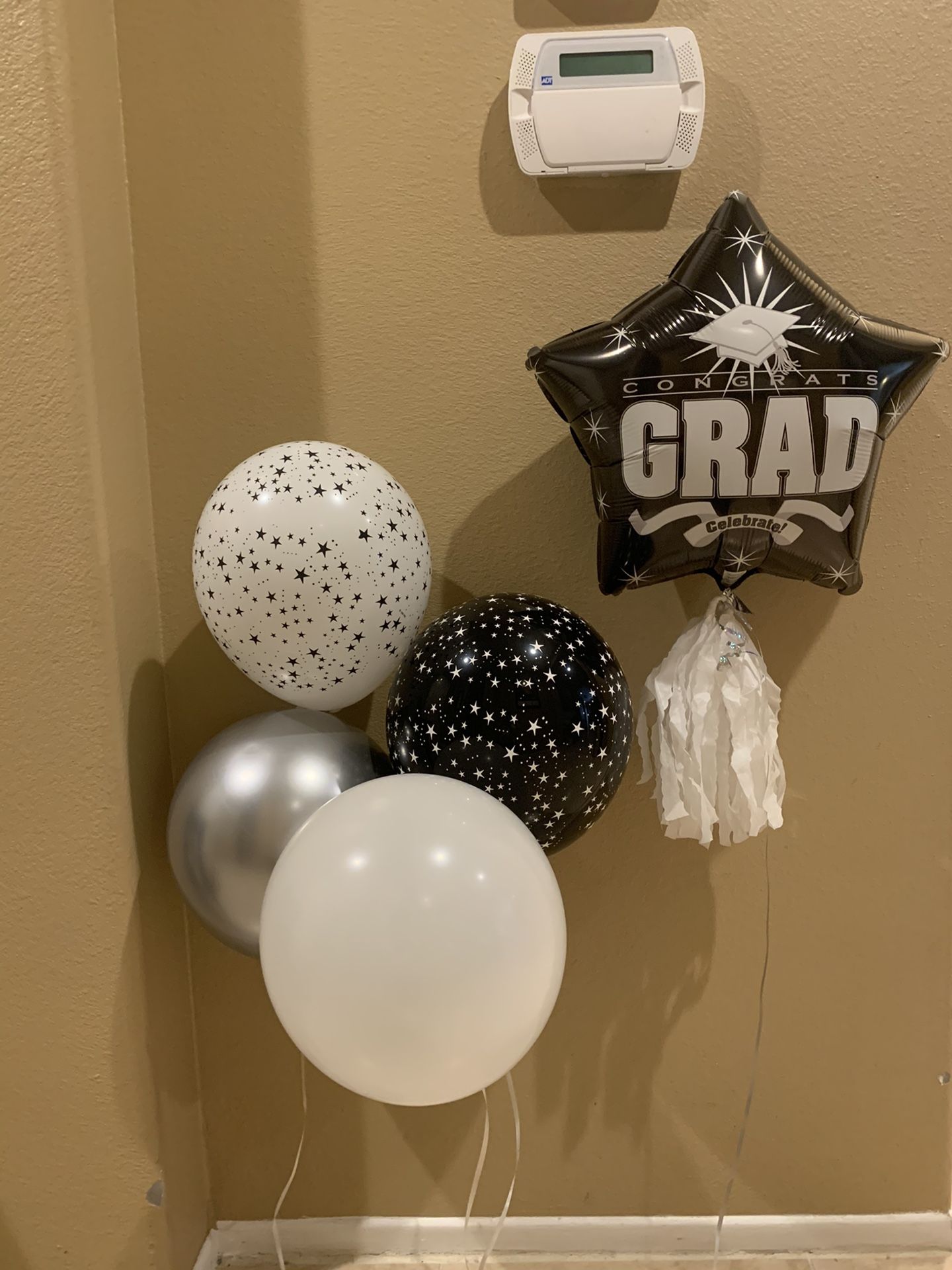 Bouquet of balloons the graduation π¨π»βπ π©π»βππ15 dlls