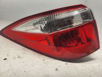 2014 Toyota Corolla Driver side Tail light