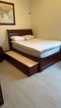 Complete Bedroom Set/ From Disney