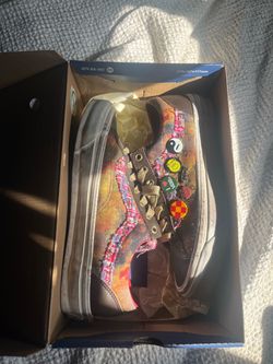 Souvenir Vans