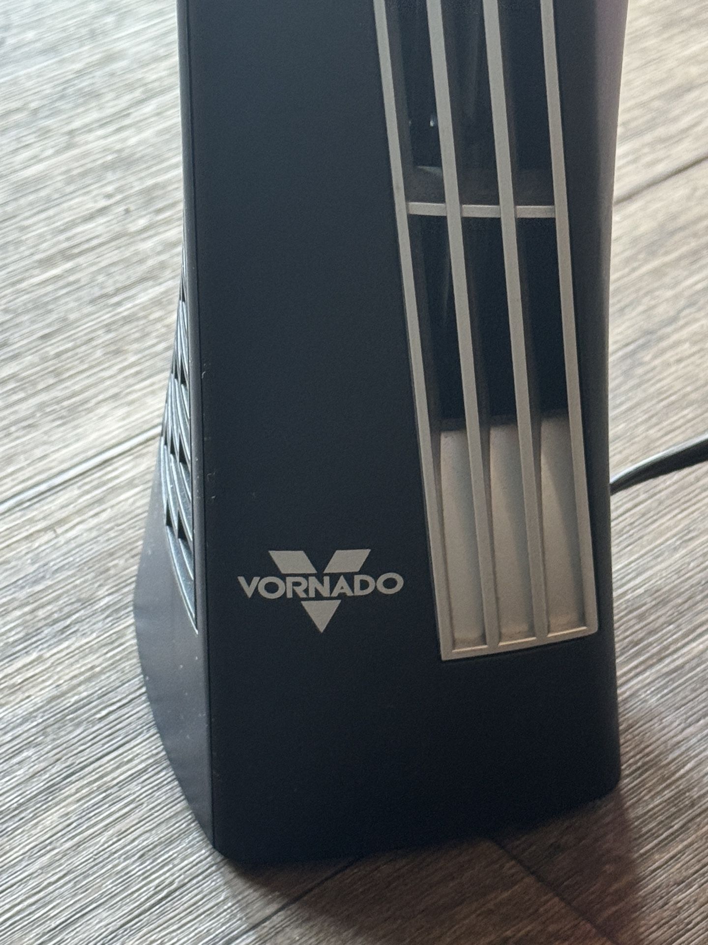 Vornado HELIX2 Personal Tower Fan