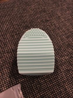 Brush cleaner