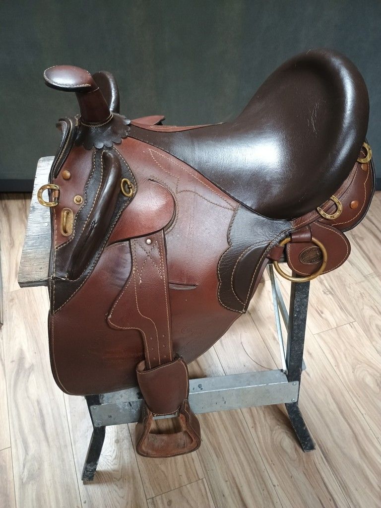 Australian Saddle Size14.5