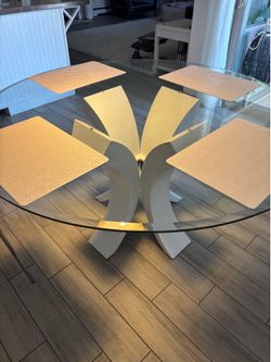 Glass round kitchen table
