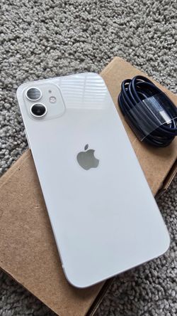 Apple iPhone 12 : Unlocked, White