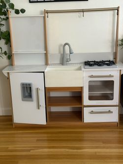 Kids Play Kitchen