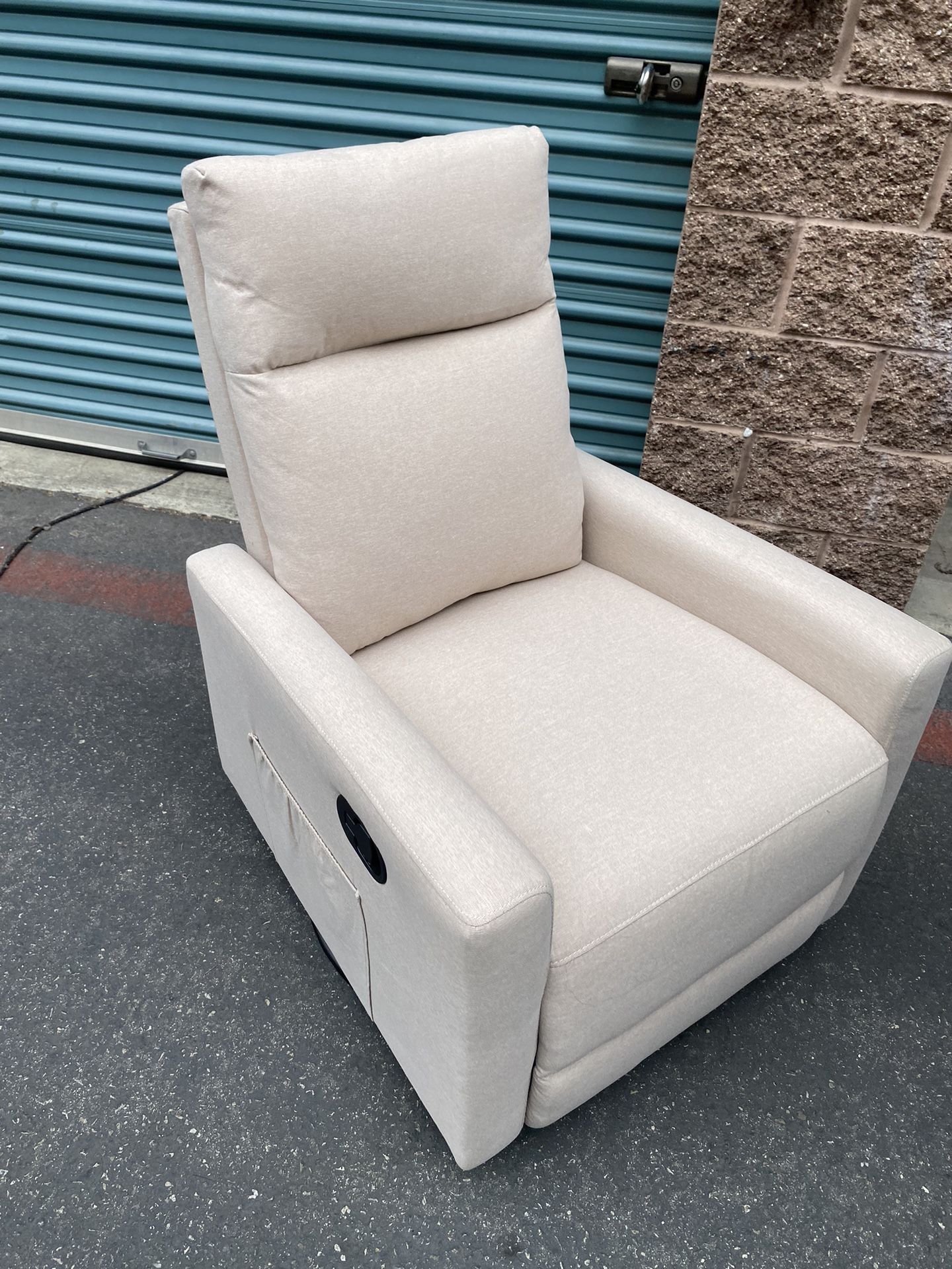 Swivel Nursery Chair / Silla giratoria