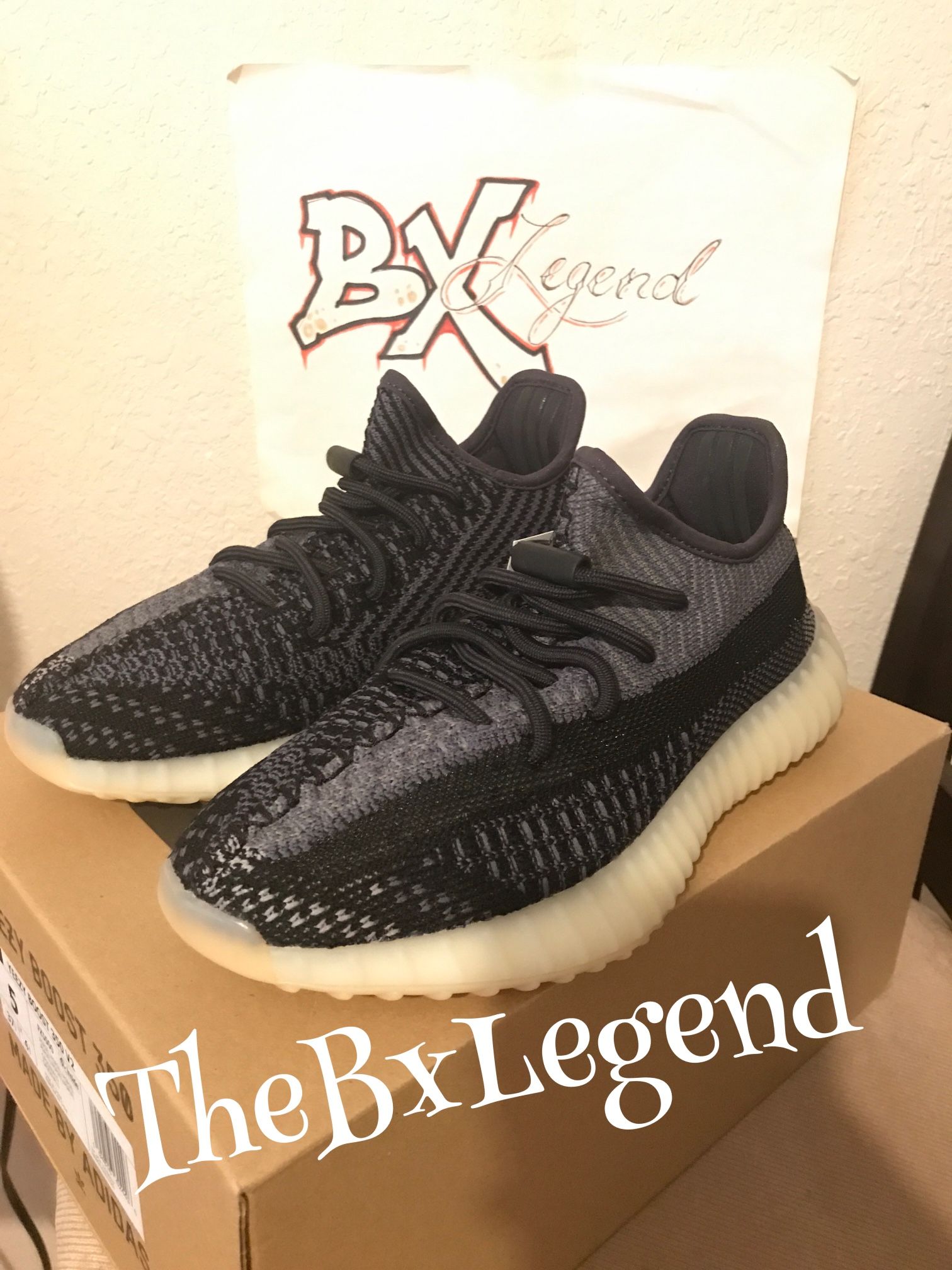 Adidas Yeezy 350 V2 Carbon Brand New 100% Authentic Size 5 