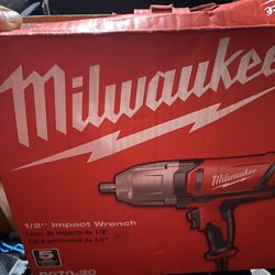 Milwaukee Corded 1/2 Inch Impact Wrench 