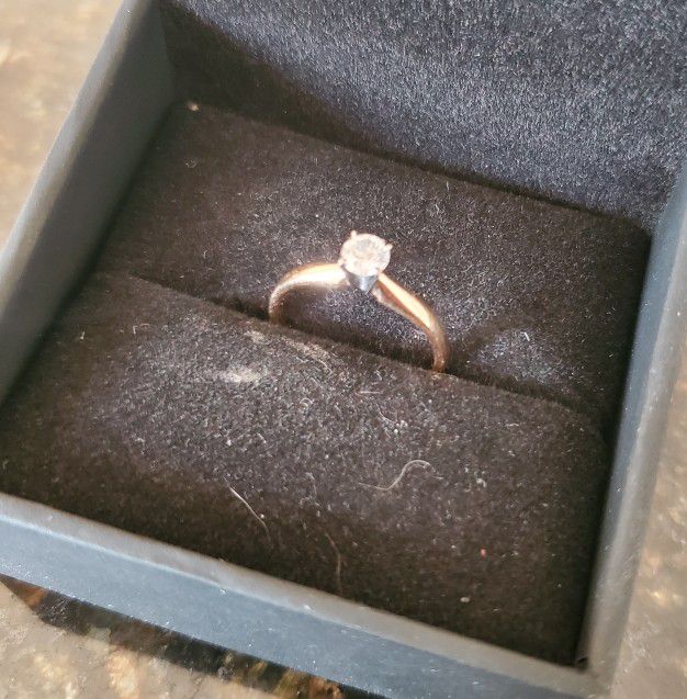 Diamond Engagement Ring (.25 Carat w/ring box)