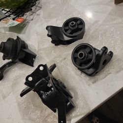 01-06 Hyundai Elantra / Tiburon Engine And Transmission Mount Set