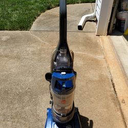 Hoover Rewind Vacuum - Retractable Cord