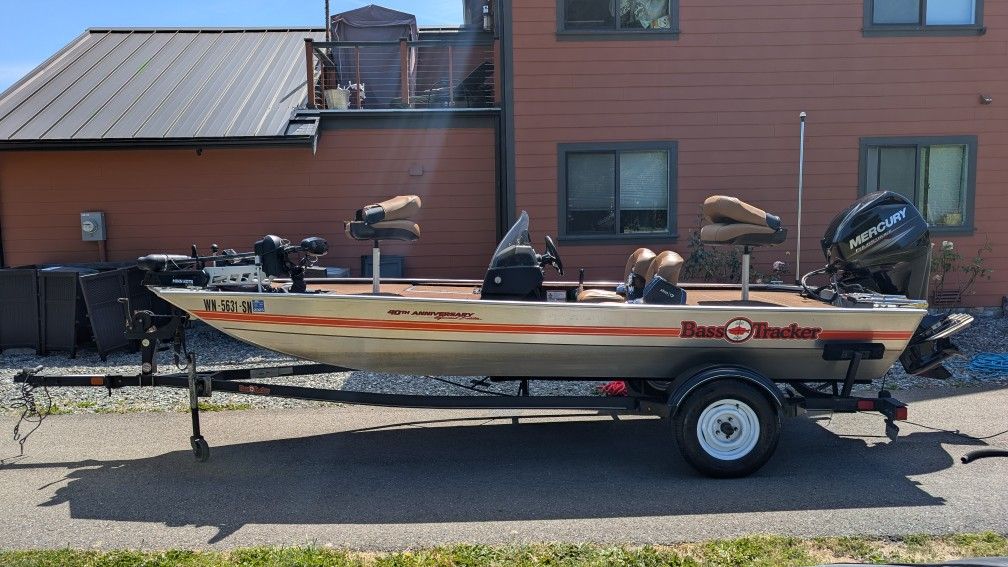 2018 Tracker 40th anniversary Heritage