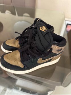 Nike Air Jordan 1 High Black Gold Sneakers SIZE 1Y