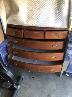 Wooden dresser (6) drawers