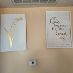 Wall Decor Gold And White