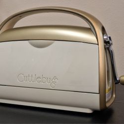 ANNA GRIFFIN CUTTLEBUG DIE CUTTING & EMBOSSING MACHINE 