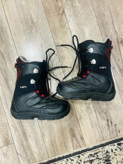 BURTON SNOWBOARDING BOOTS SIZE 6
