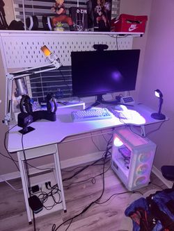 Gaming desk / White