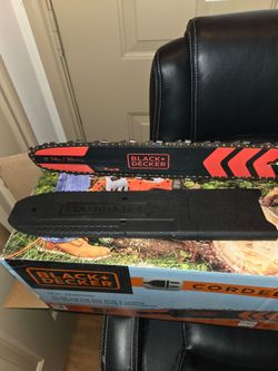 Black & Decker 14-in electric chainsaw-brand new
