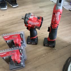 3/8” RATCHET Milwaukee/ 1/2” Pin Detent IMPACT WRENCH with 4 Batteries 2- 6-0.. 2- 5-0 high output..