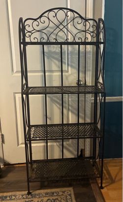 Black Wrought Iron Baker's Rack