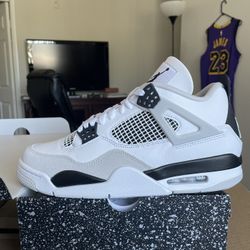 Jordan 4 Retro Military Black . Brand New DS Size 10 Men . No Trades 