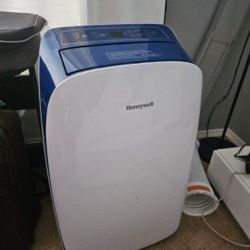HL12CESWW Portable Air Conditioner 12,000 BTU Cooling, with Dehumidifier and Remote