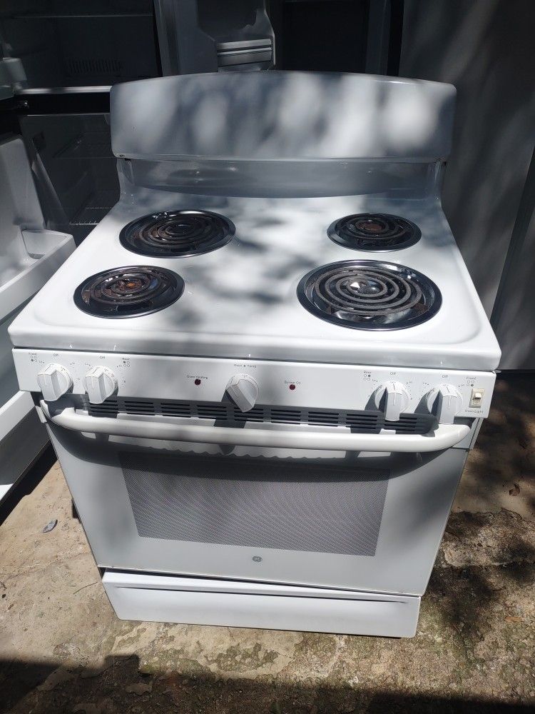 General Electric Used Refrigerator. Usada