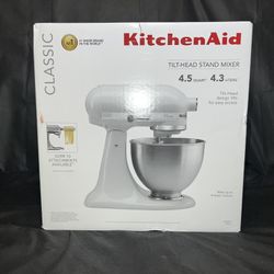 KitchenAid Classic Series K45SSWH 4.5 Quart Tilt-Head Stand Mixer - White