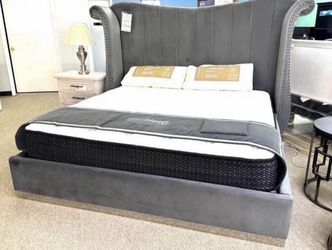 Luna Gray Velvet King Size Platform Bed. Brand New. MATTRESS IS NOT INCLUDED.
