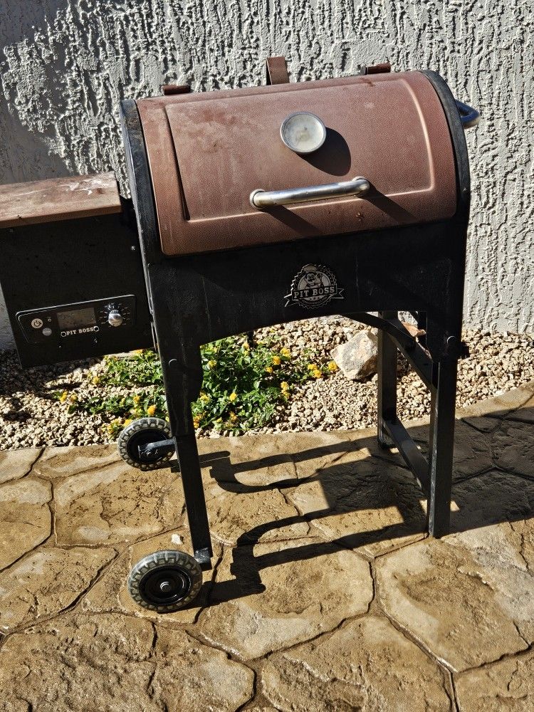 Pit Boss Pellet Smoker Grill