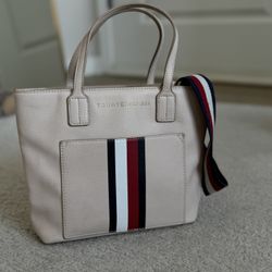 Tommy Hilfiger Crossbody Bag 