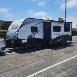 2015 Keystone Aspen Trail travel trailer.
