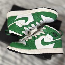 Jordan 1 Mid 