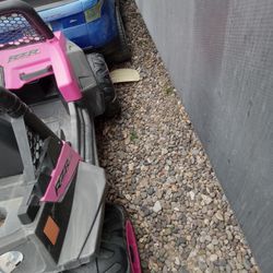 2 Good Condicion Kids Driving Cars 1 Has The Vatery No Charger  $65 Each Or  $120 For Both Is For Boy And G