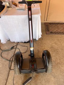 Segway S Hoover/ Balancing Board (Needs Battery)