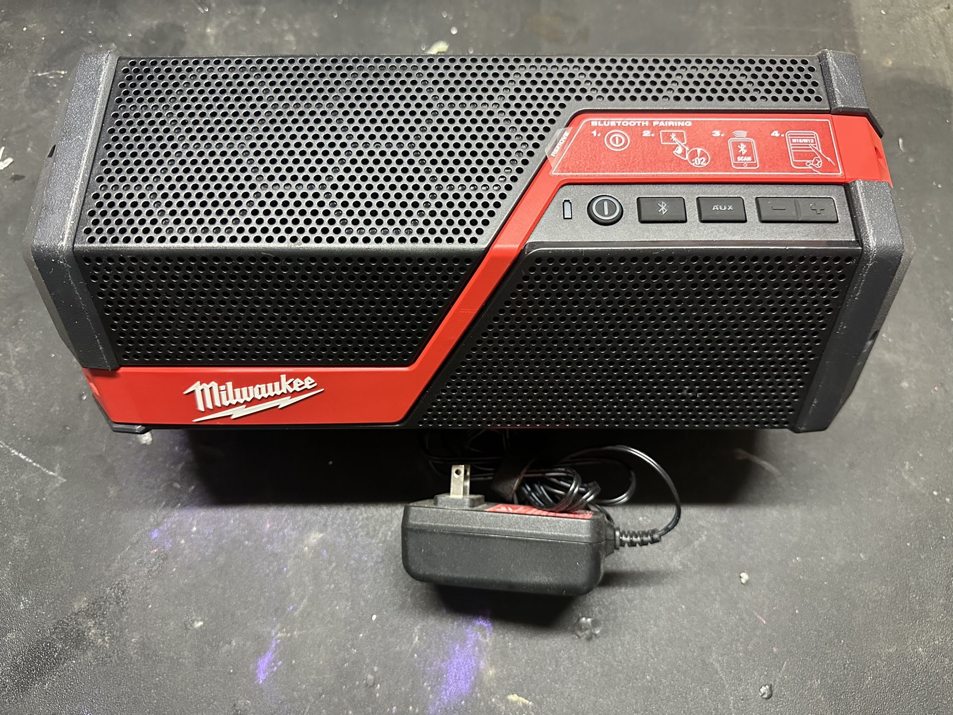 Milwaukee Bluetooth Speaker - Not Working with Charger