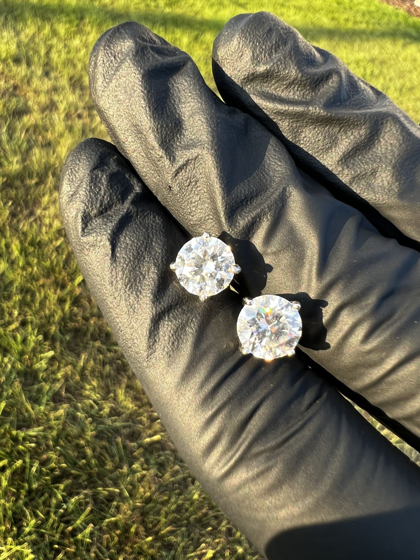 Moissanite VVS Diamond 8mm 4 claw Stud Earrings