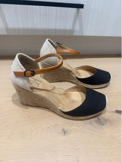 Beautiful Sandals (size 7)